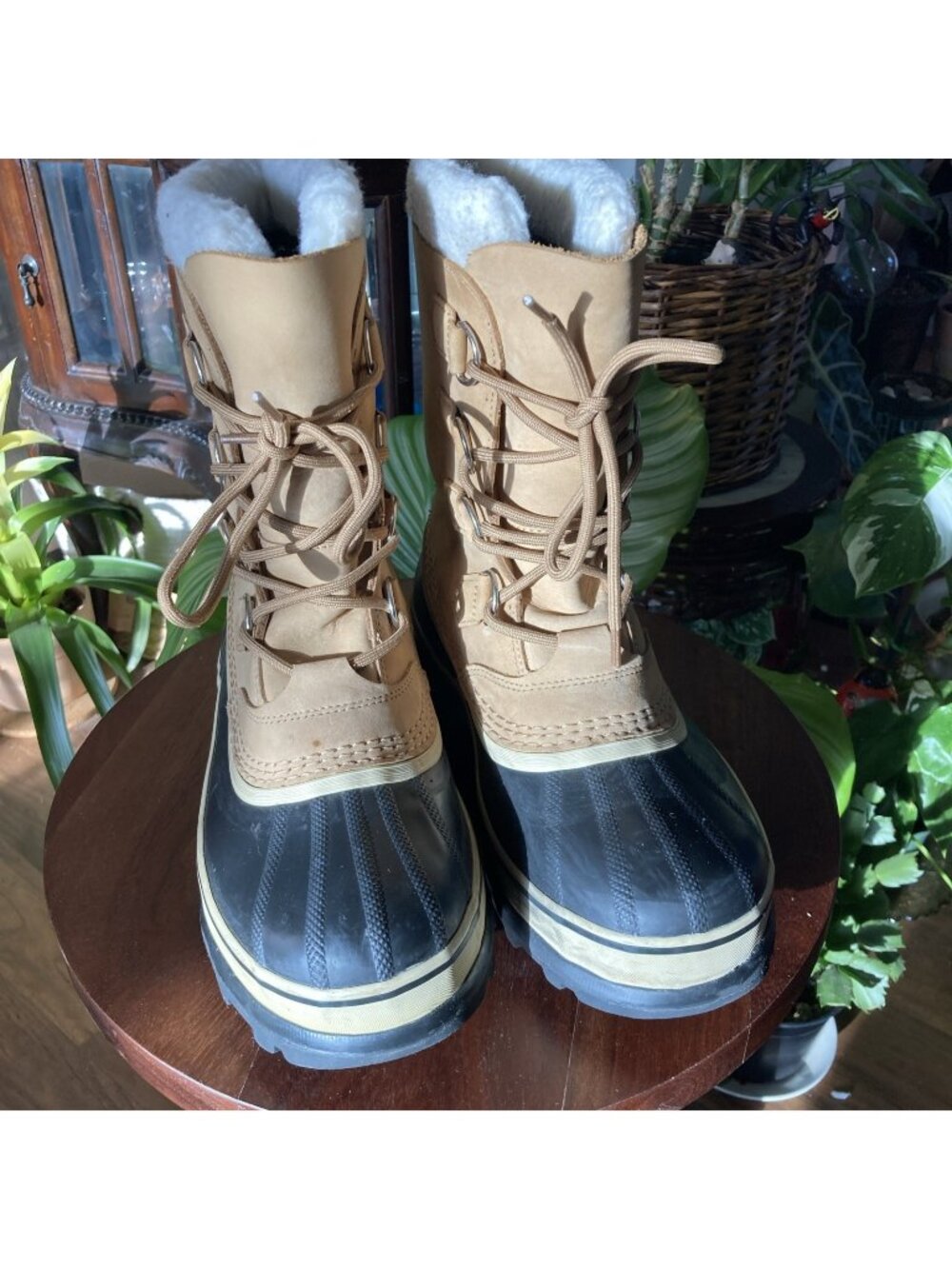 Sorel Caribou Pac boots Women’s  Sz 9, Waterproof Wool-lined Pile cuff